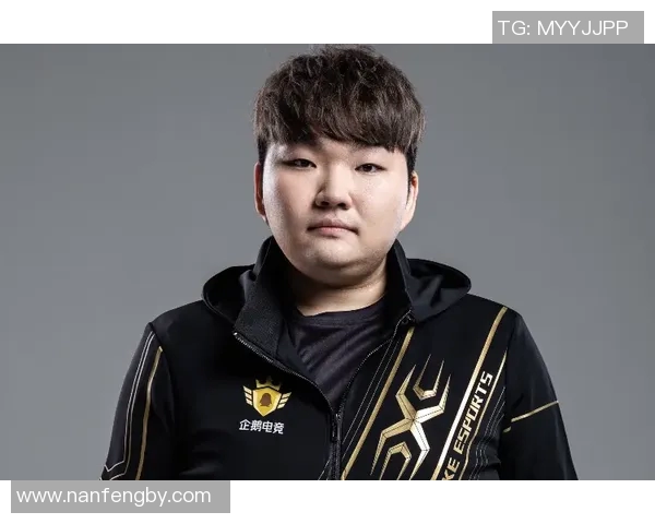 电竞新闻英雄联盟赛场LNG强势反击背后的战术解析与团队协作探讨 电竞新闻英雄联盟赛场LNG强势反击背后的战术解析与团队协作探讨